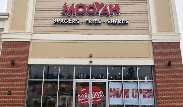 MOOYAH Rochester Exterior